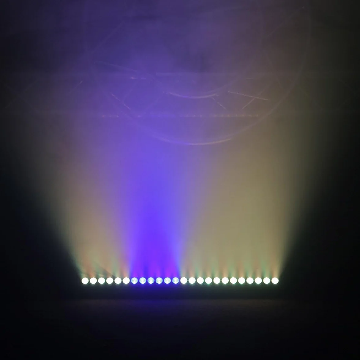 BoomToneDJ ColorPix Barre LED 24x3W RGB 1m Éclairage Scène Noir Wash Blinder DMX