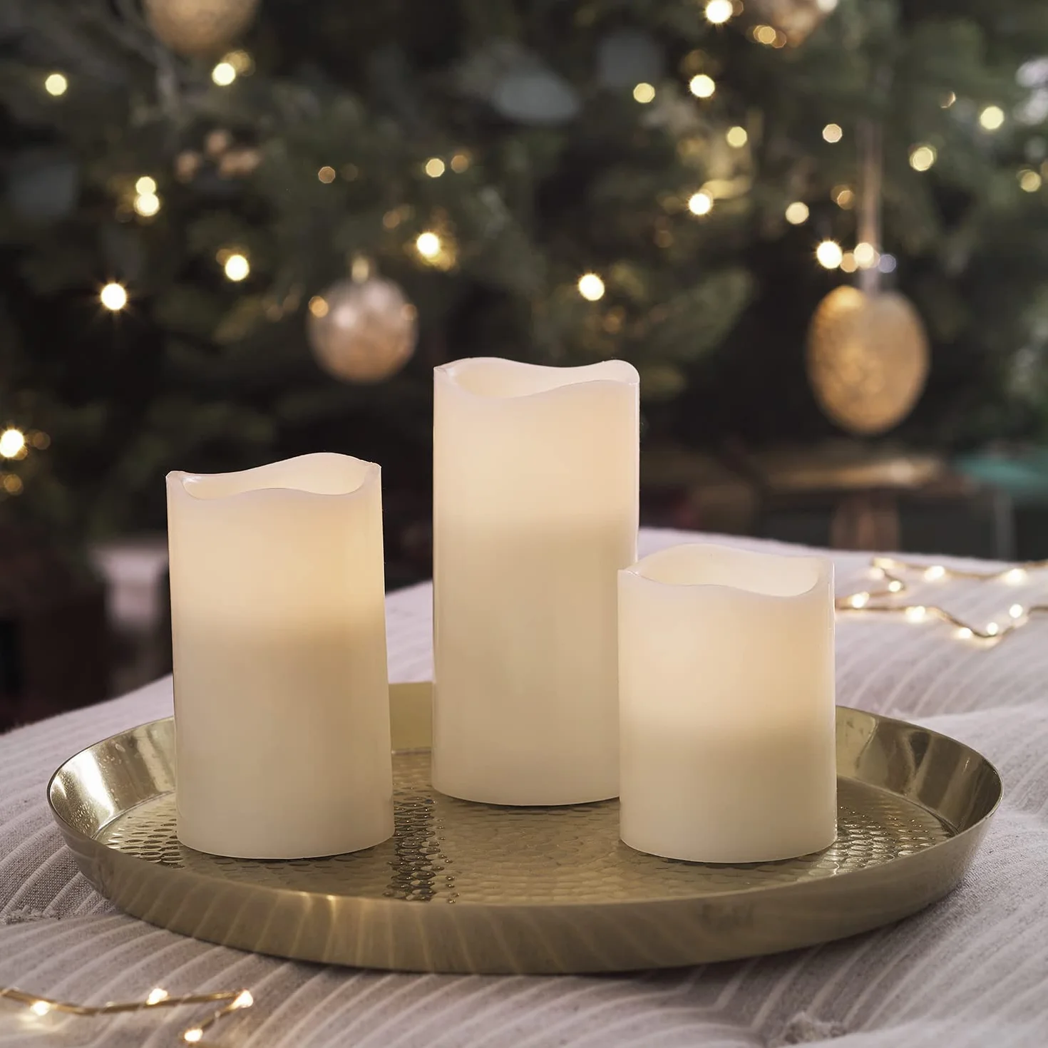 Lights4fun Lot de 3 Bougies Piliers LED Blanc Chaud à Piles en Cire Véritable avec Minuterie