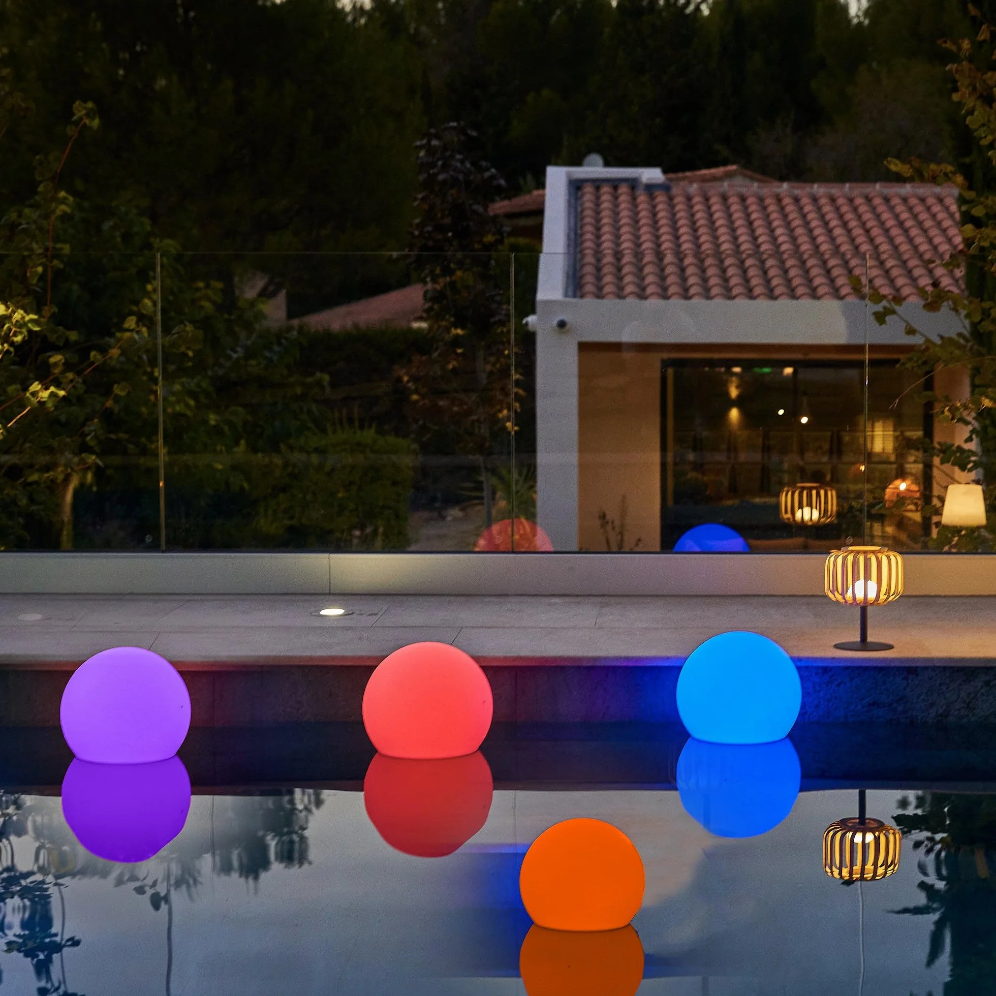 BOBBY Boule lumineuse LED sans fil flottante ∅40cm multicolore dimmable avec télécommande et socle à induction