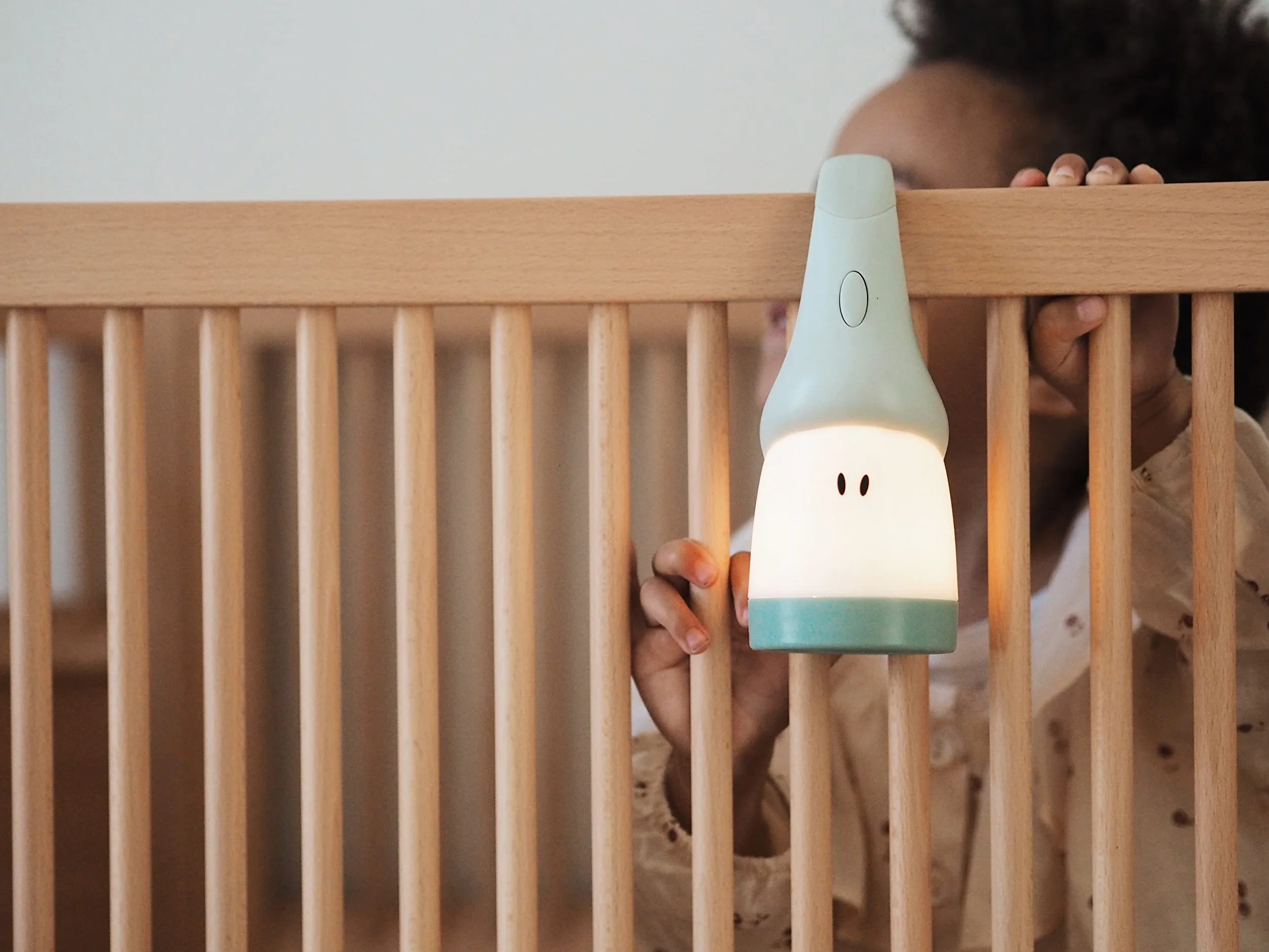 BÉABA Pixie Torch Veilleuse Enfant Bébé Portative sans fil Evolutive Torche Lumière douce Autonomie 90h Vert Sauge