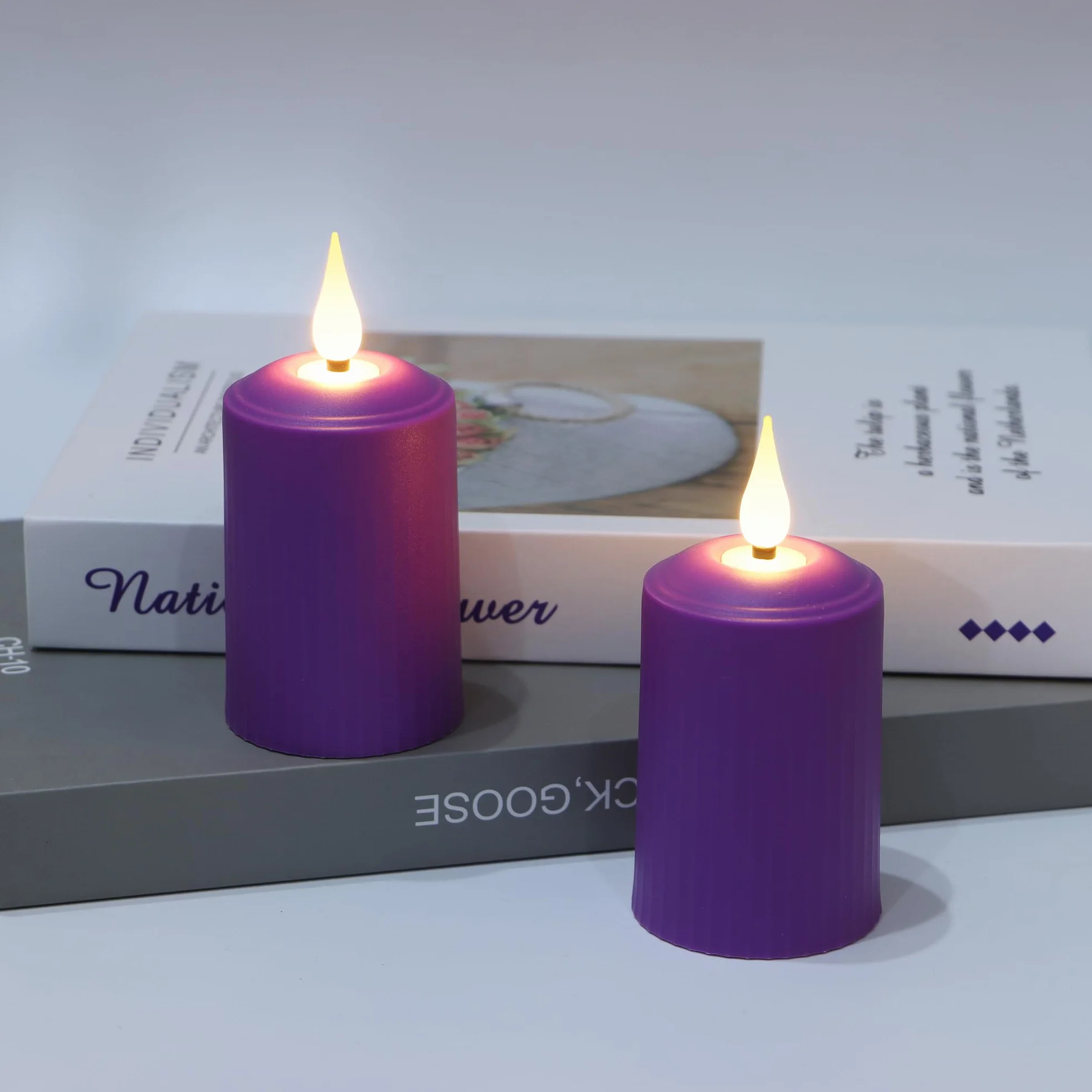 FREEPOWER Lot de 4 bougies LED violettes vacillantes avec télécommande et minuteur pour extérieur, alimentées par piles
