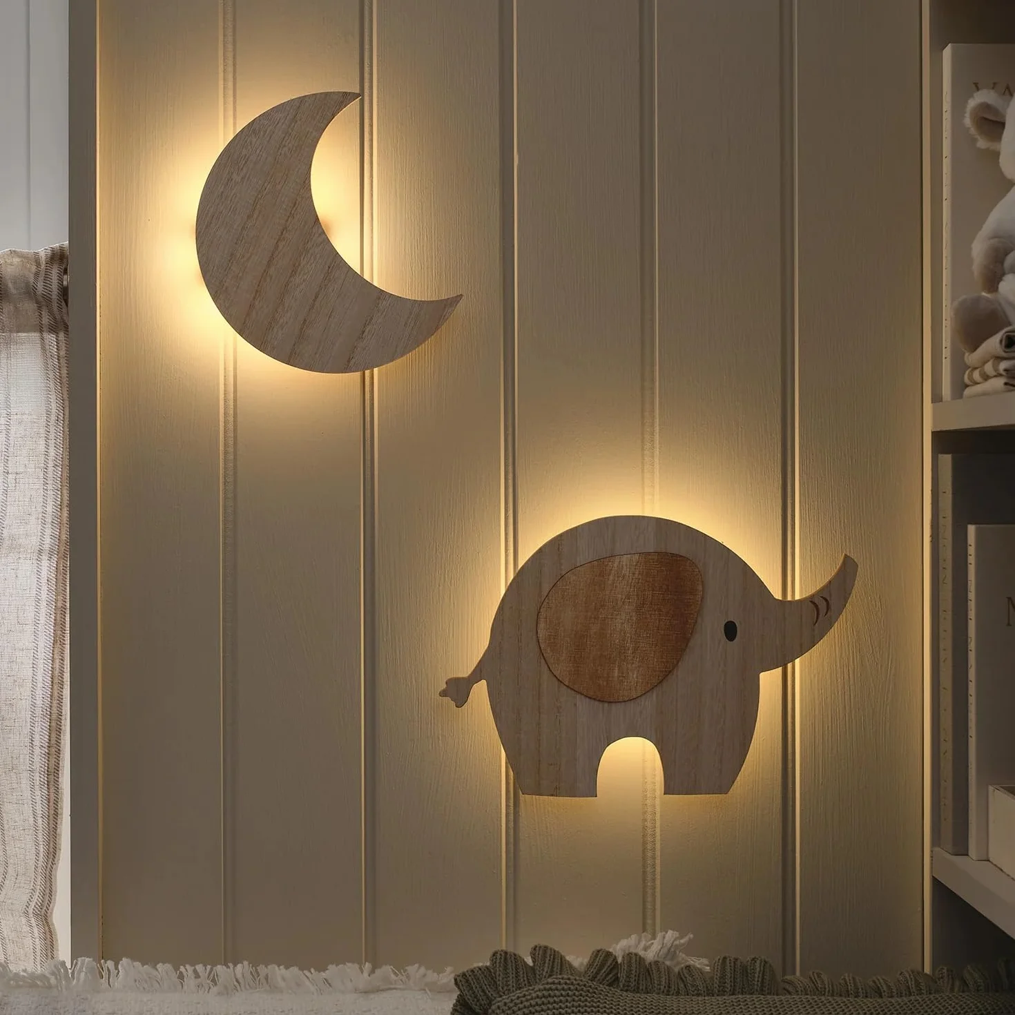 Lights4fun Ensemble lampes murales lune éléphant LED blanc chaud piles télécommande minuterie veilleuse