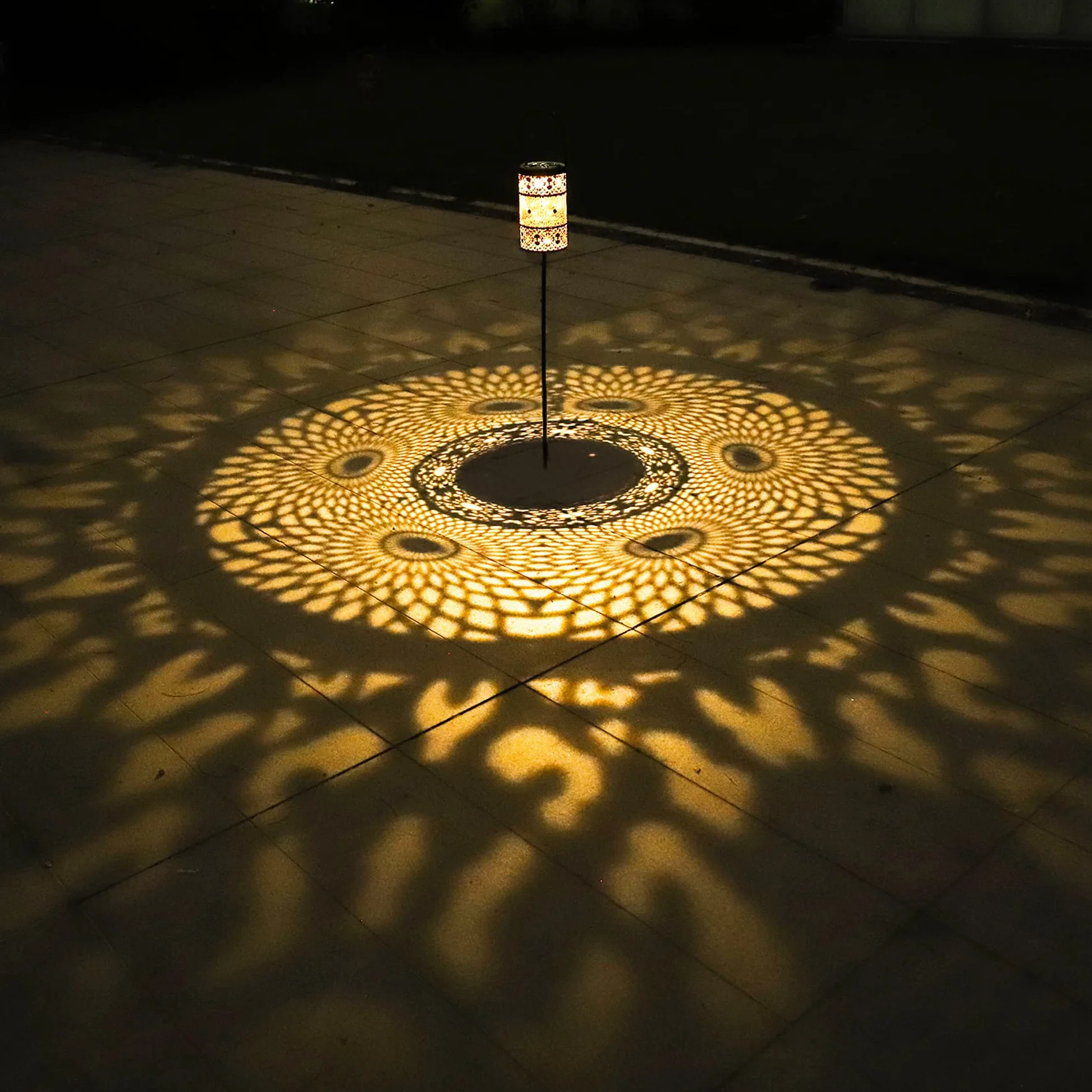 Lanternes Solaires Extérieures Lot de 2 Lampes Solaires de Jardin en Métal avec Piquets de Terre