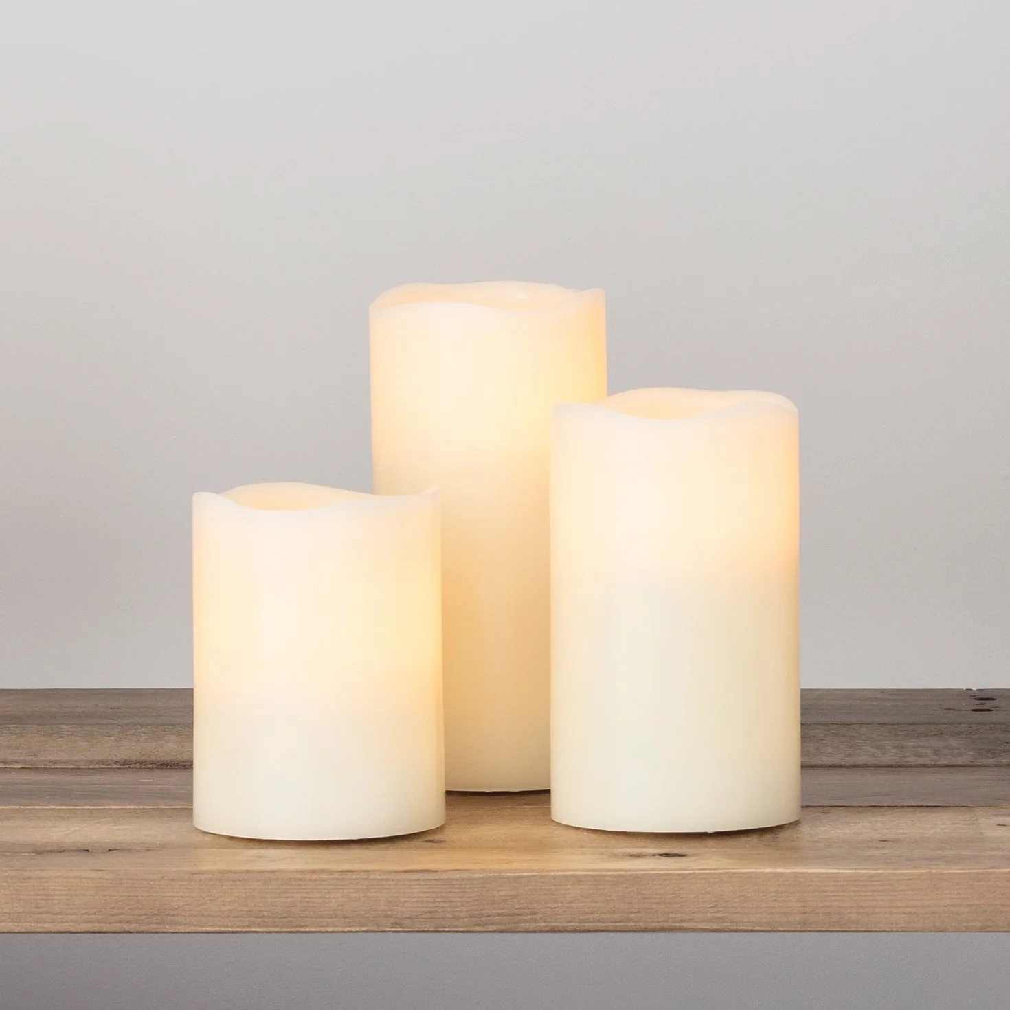 Lights4fun Lot de 3 Bougies Piliers LED Blanc Chaud à Piles en Cire Véritable avec Minuterie