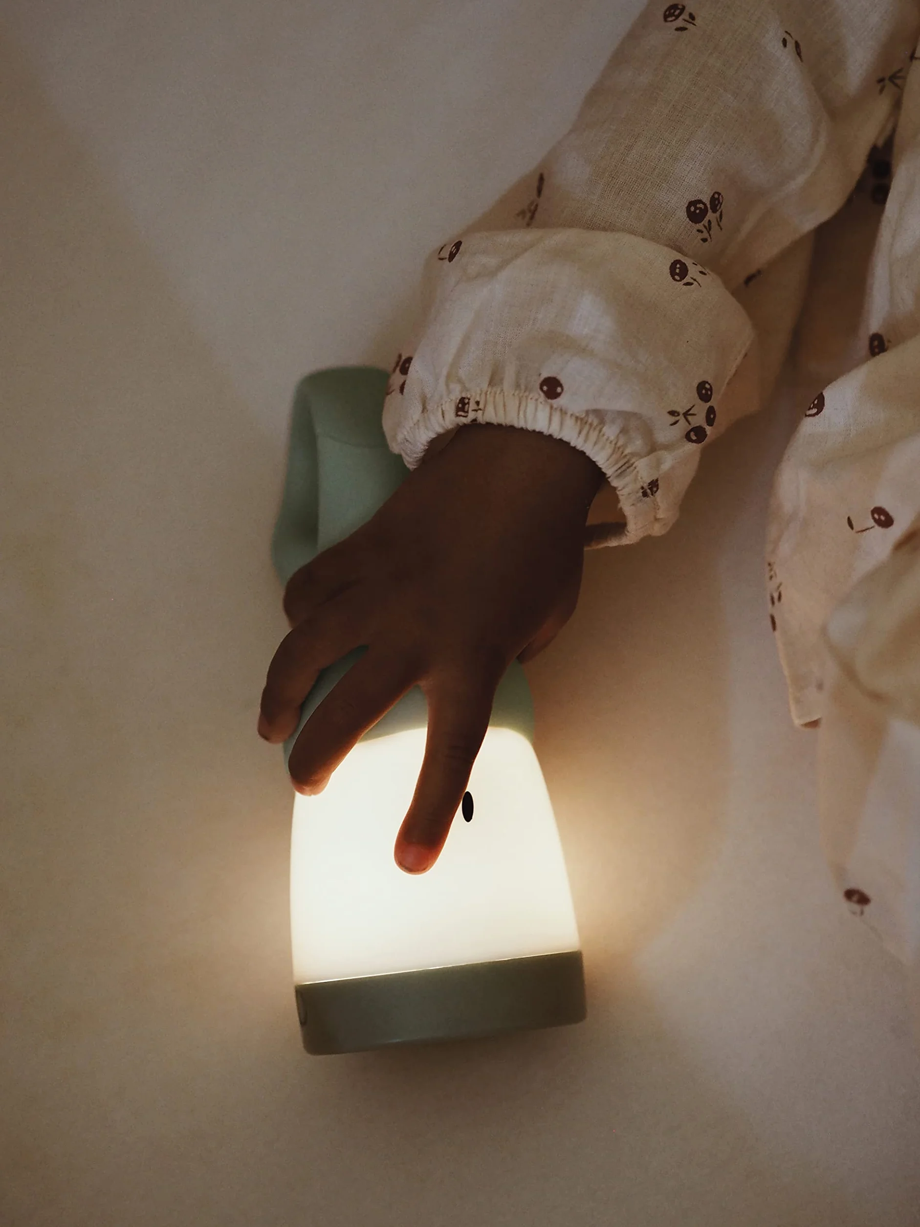 BÉABA Pixie Torch Veilleuse Enfant Bébé Portative sans fil Evolutive Torche Lumière douce Autonomie 90h Vert Sauge