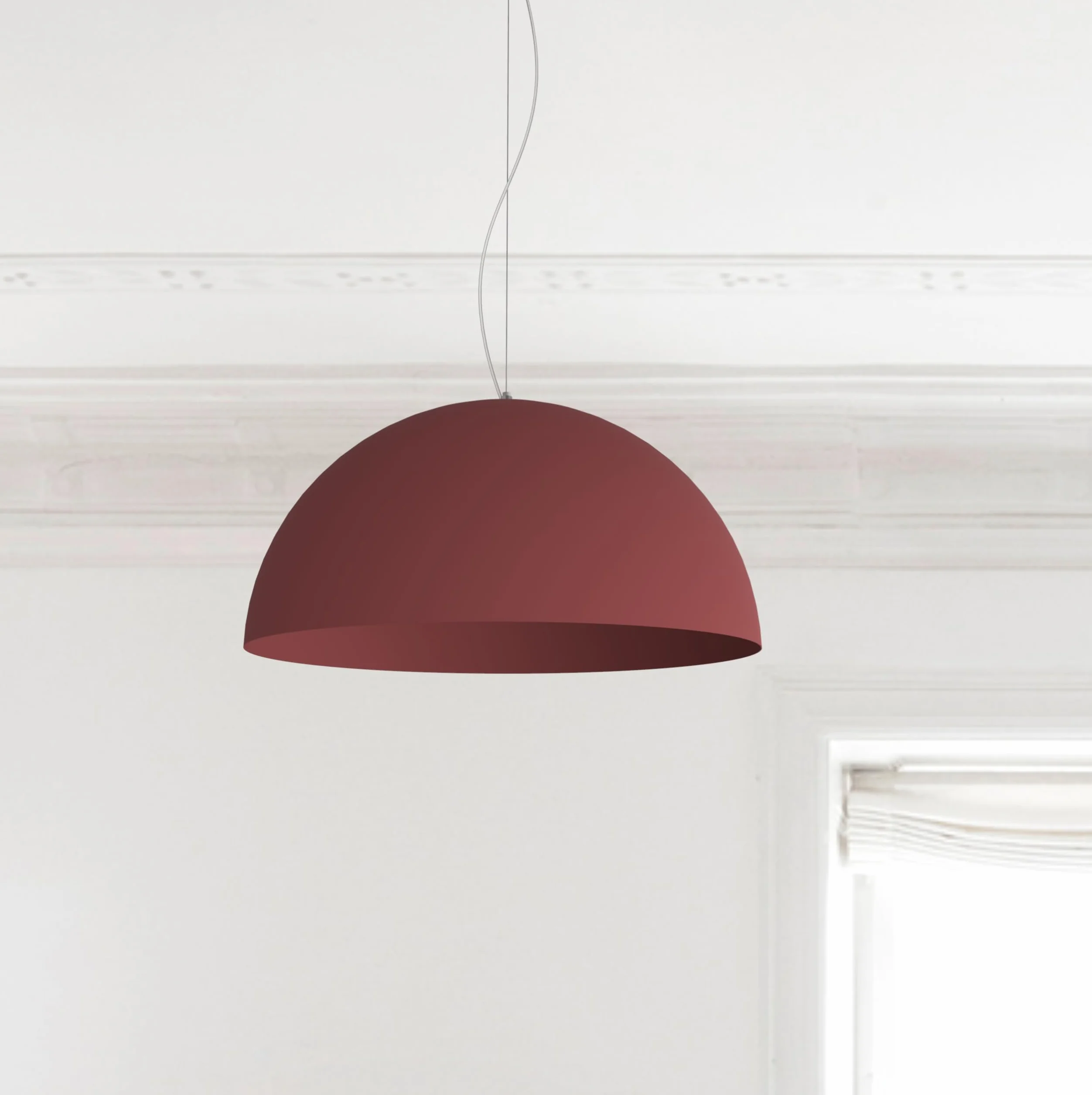 L+, Lustre suspendu, en métal, forme demi-sphère, diamètre 60cm, 1x E27, couleur rouge RAL 19-1533 TCX (rouge Cowhide, 60 cm)