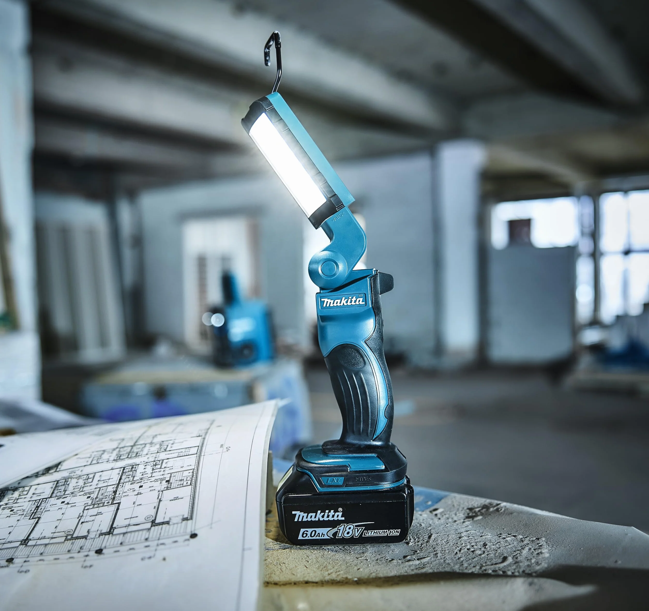 MAKITA DEBDML801 Lampe LED de travail LXT 14,4-18 V 400 lx