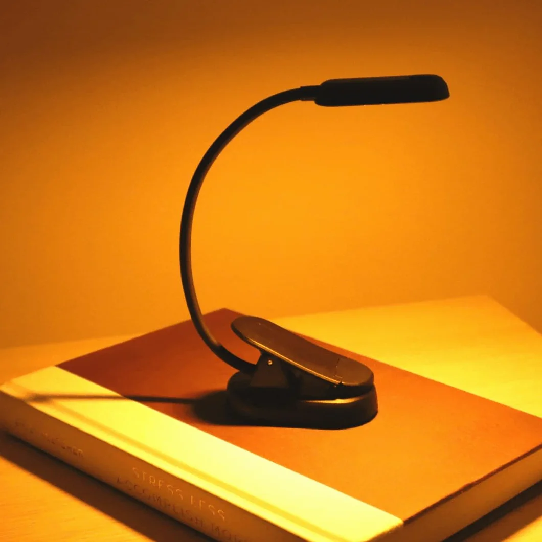 Ambre & Rouge Lampe de Lecture Liseuse Clip Rechargeable 8 LED Protection des Yeux Gradation Continu 3 Couleurs 360° Cou Flexible Portable