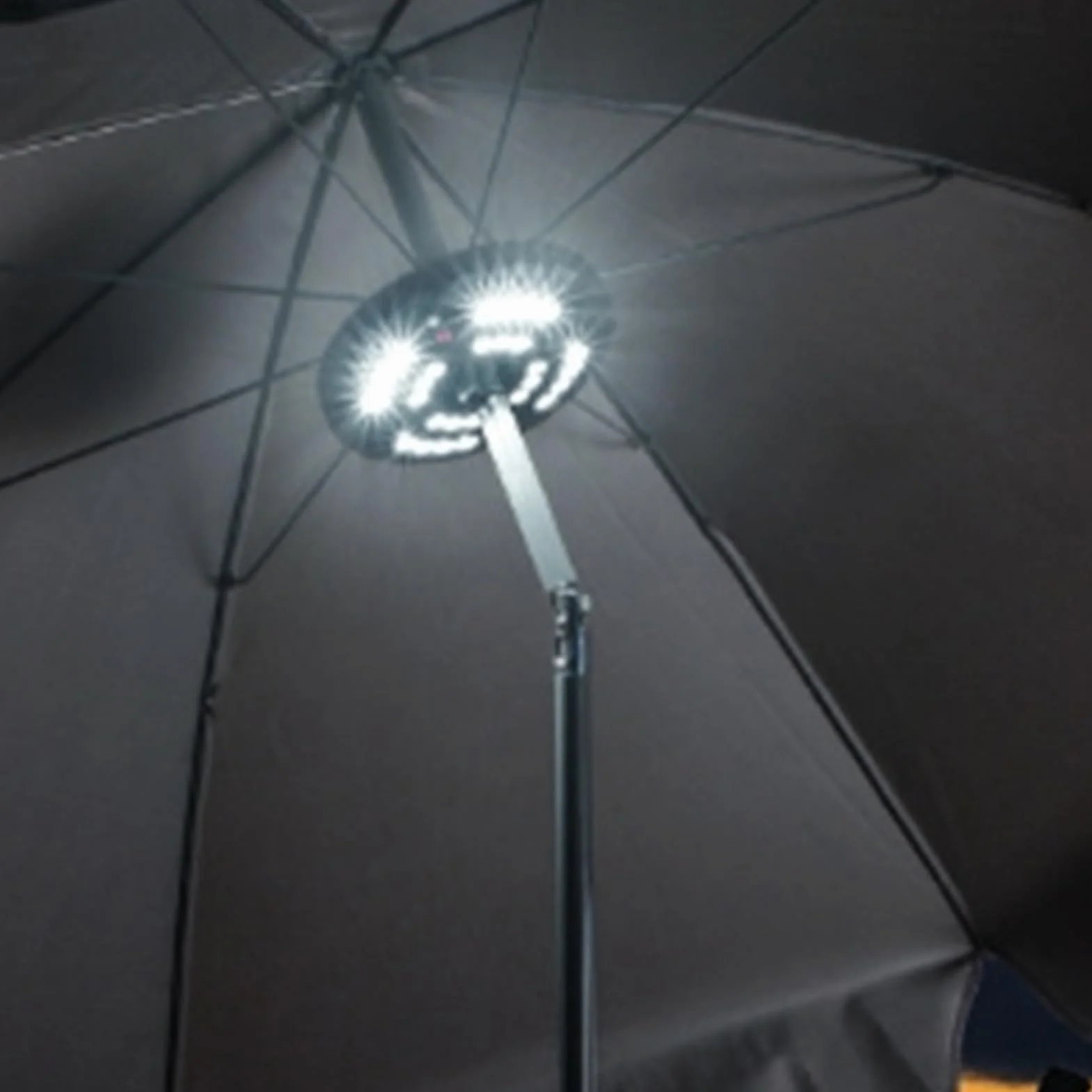 Lampe pour parasol extérieur étanche rechargeable 3 modes luminosité 20x20x3.5 cm
