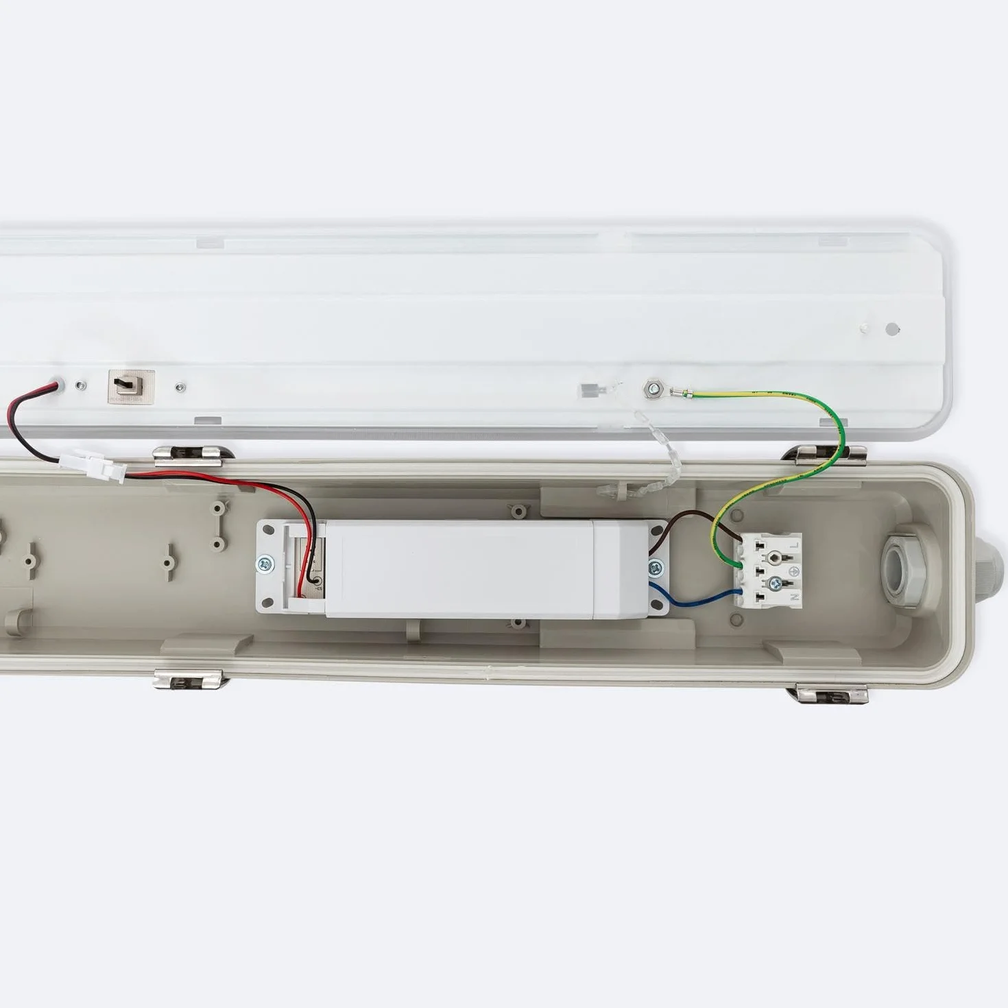 Réglette LED Étanche LEDKIA LIGHTING 60cm 18W 150lm/W IP65 4000K Blanc Neutre