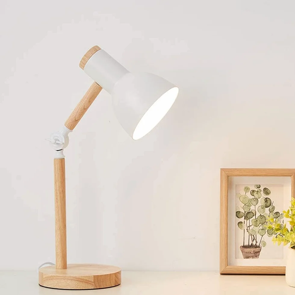 Lampe de table en bois moderne avec abat-jour en métal réglable Blanc