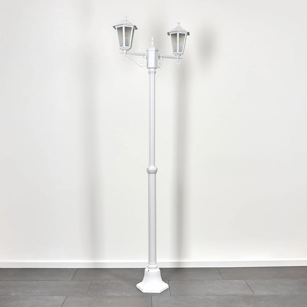 Lampadaire Loria métal verre blanc dépoli 200 cm réglable 2x E27 IP44 vintage