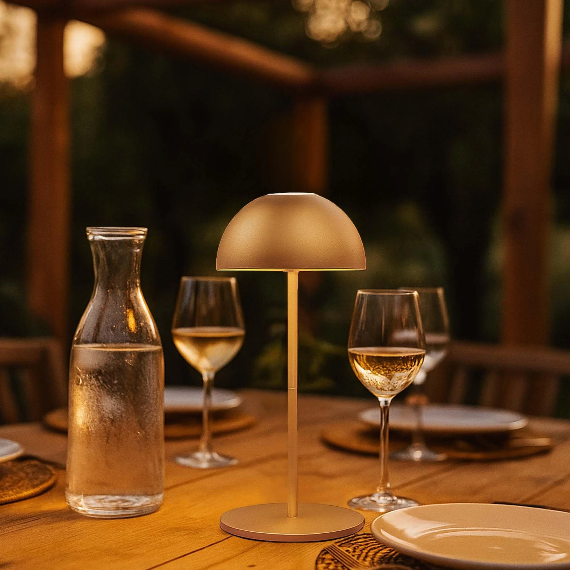 Ledvion Lampe de Table LED Rechargeable Laiton Doré Variable 2700K-5000K 110 Lm IP54 Résistante aux Éclaboussures Batterie 2000mAh Commande Tactile Réglable USB-C Intérieure Extérieure