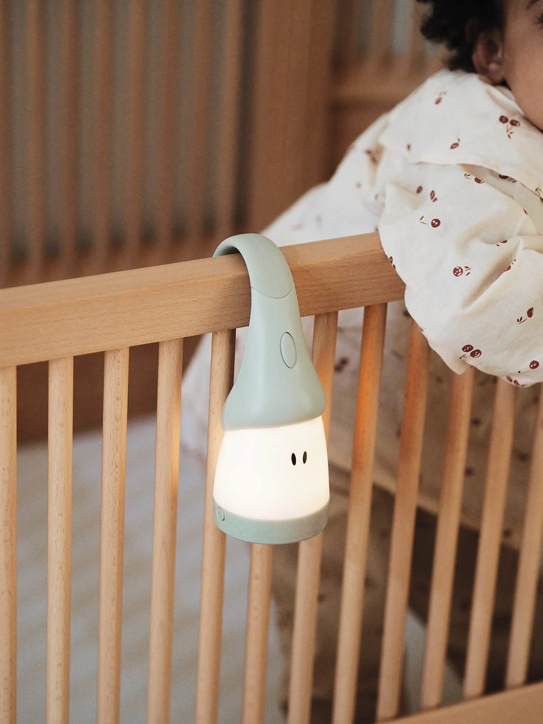 BÉABA Pixie Torch Veilleuse Enfant Bébé Portative sans fil Evolutive Torche Lumière douce Autonomie 90h Vert Sauge
