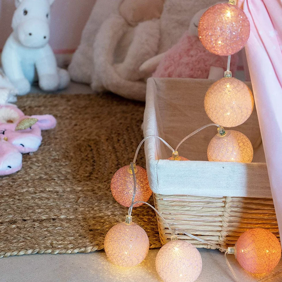GuirLED Guirlande lumineuse boules coton LED USB Veilleuse bébé 2h Adaptateur double USB 2A 3 intensités 16 boules 1.6m Princesse