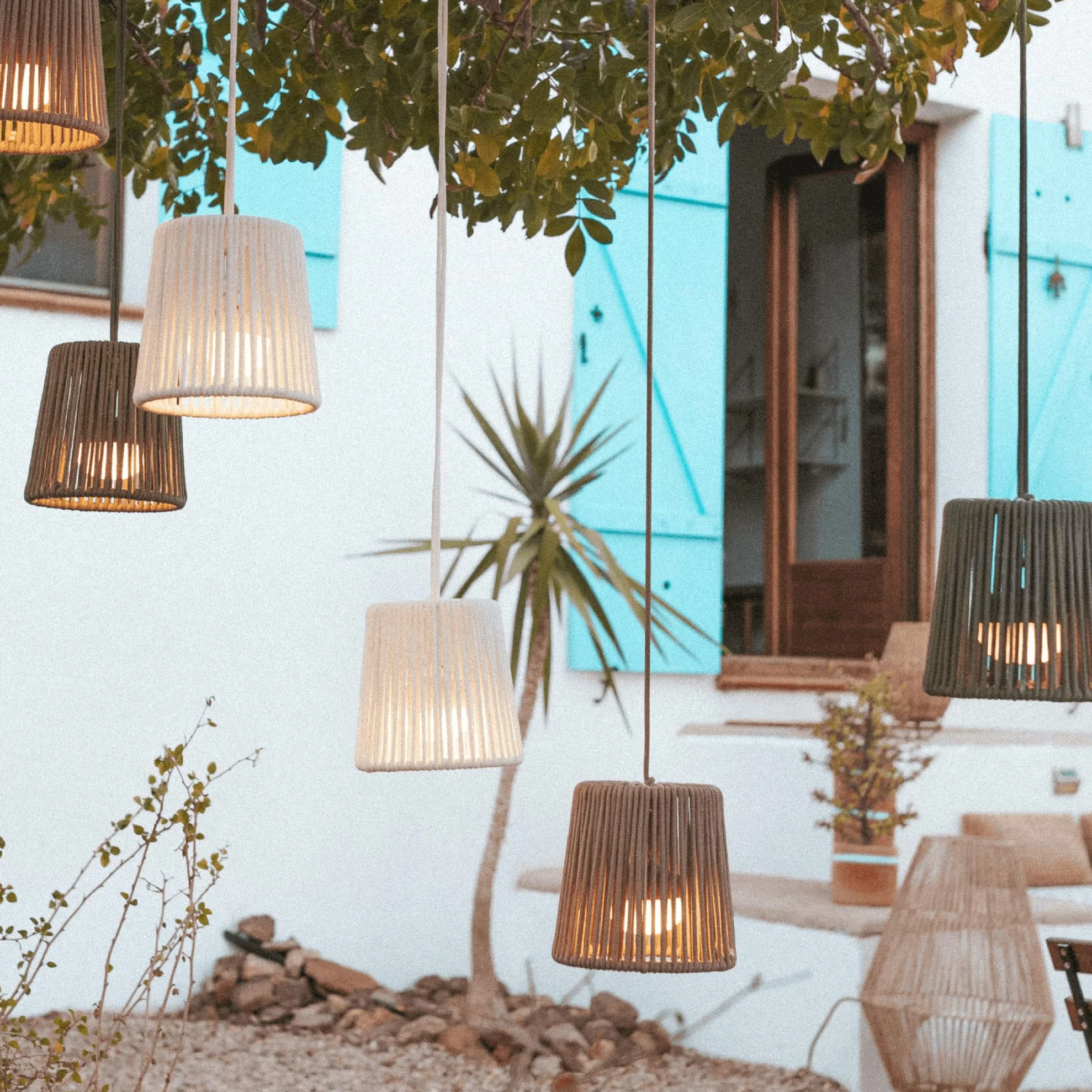 newgarden Conta Mini Lampe suspendue LED portable avec télécommande et batterie rechargeable USB Blanc