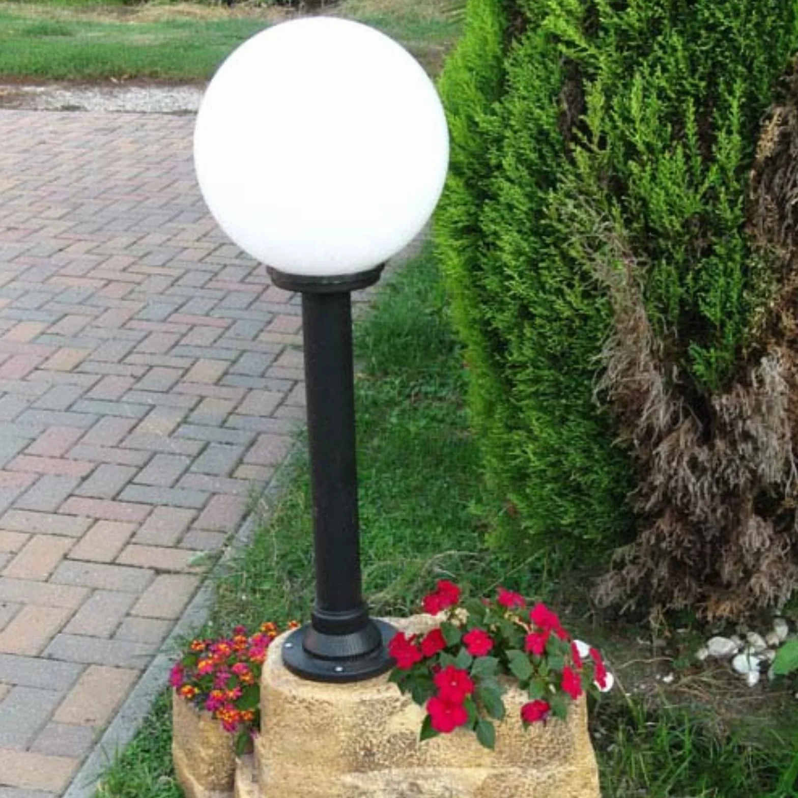 Boule Globe Opale Réverbère Extérieur Diamètre 300 mm Culot E27 LED IP44 Jardin