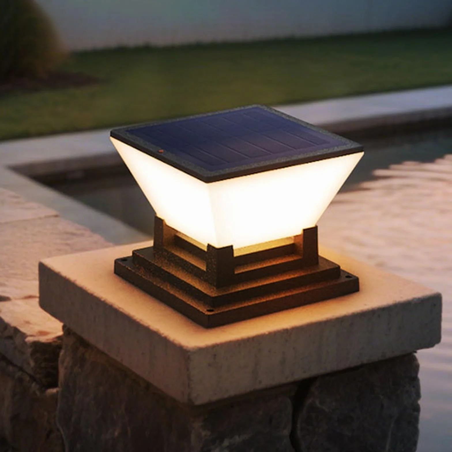 Lampe solaire IP65 pour poteaux de clôture 7x7-10x10 cm, jardin 1500 mAh 3 modes couleur, noir