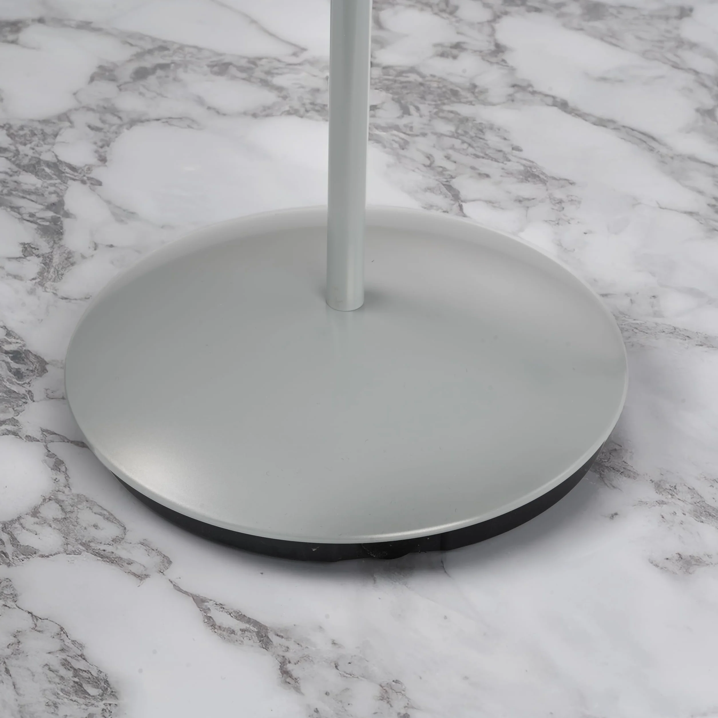 Lampadaire Dezwo 1xE27 Plastique Blanc Métal Titane Ø230mm H180cm IP20 Interrupteur