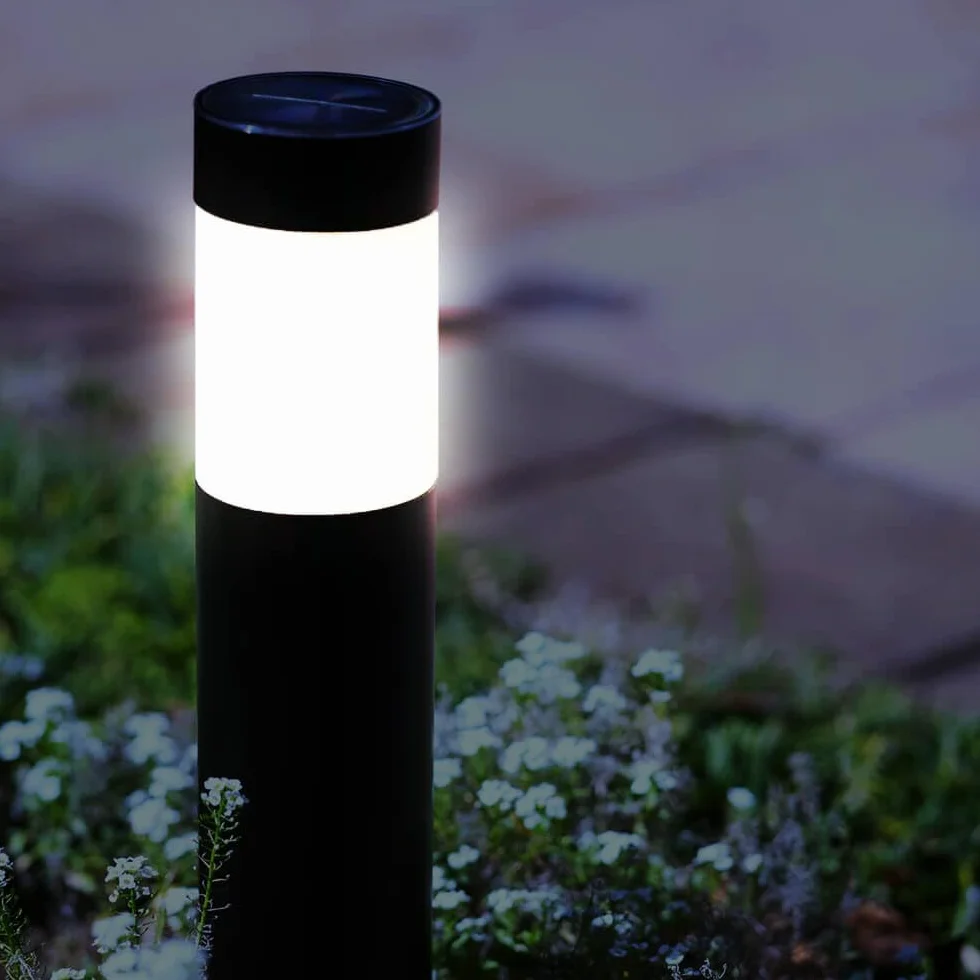 RexTech Lot de 8 lampes solaires de jardin LED avec piquet de terre, plastique noir, lumière blanche chaude