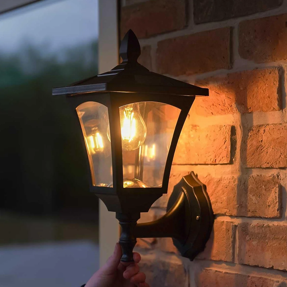 Lampadaire Solaire LED Extérieur en Aluminium Design Traditionnel Moderne Waterproof