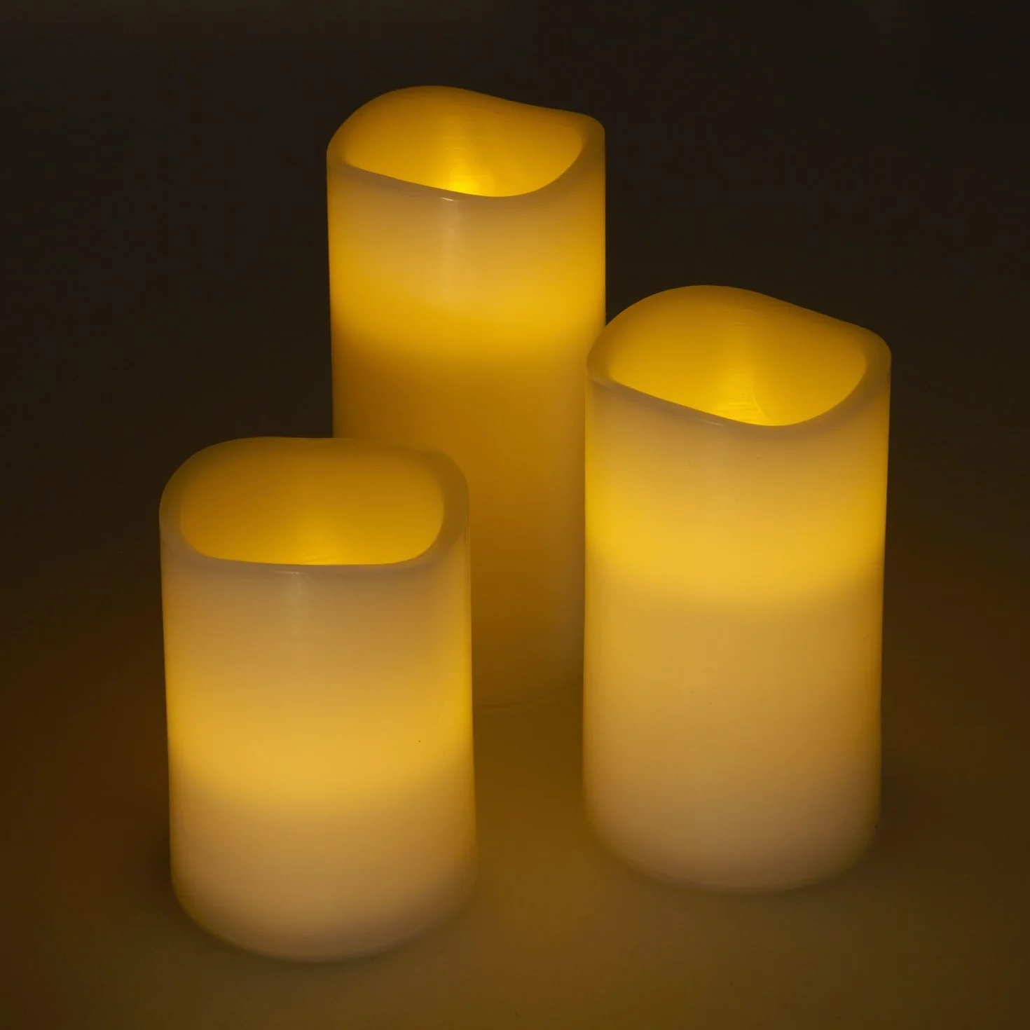 Lights4fun Lot de 3 Bougies Piliers LED Blanc Chaud à Piles en Cire Véritable avec Minuterie