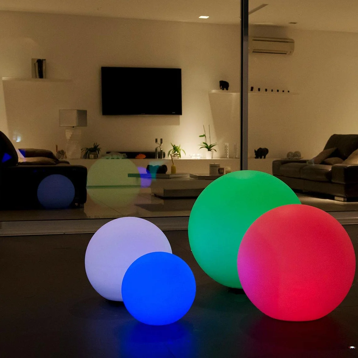 BOBBY Boule lumineuse LED sans fil flottante ∅40cm multicolore dimmable avec télécommande et socle à induction