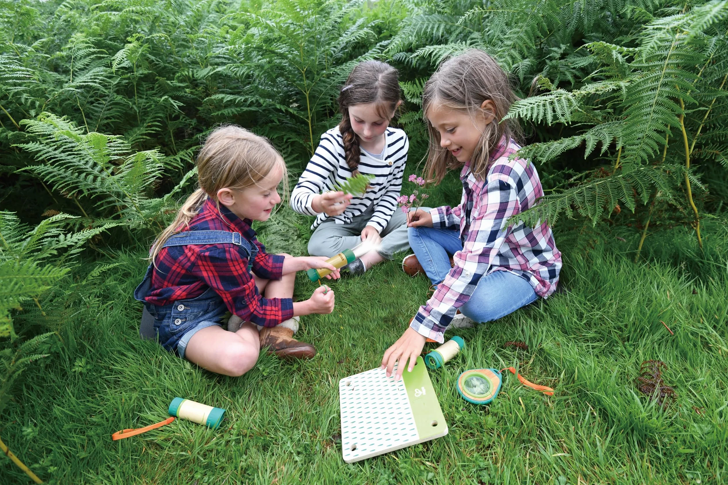 Lampe Torche Enfant Rechargeable Hape - Lampe de Poche Puissante et Sûre pour Enfants dès 4 Ans - Bambou & Plastique Végétal