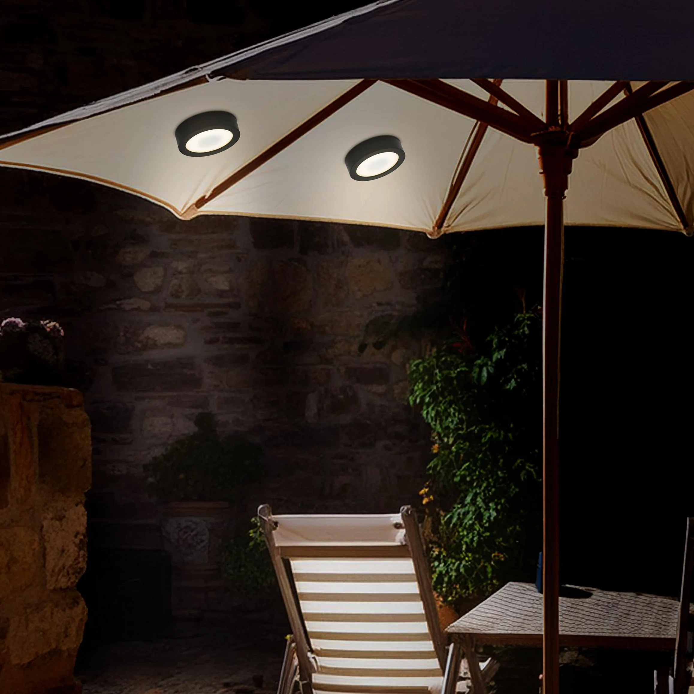 Spetebo Parasol magnétique LED noir avec télécommande Ø 12 cm – Éclairage parasol de jardin 3 niveaux de luminosité