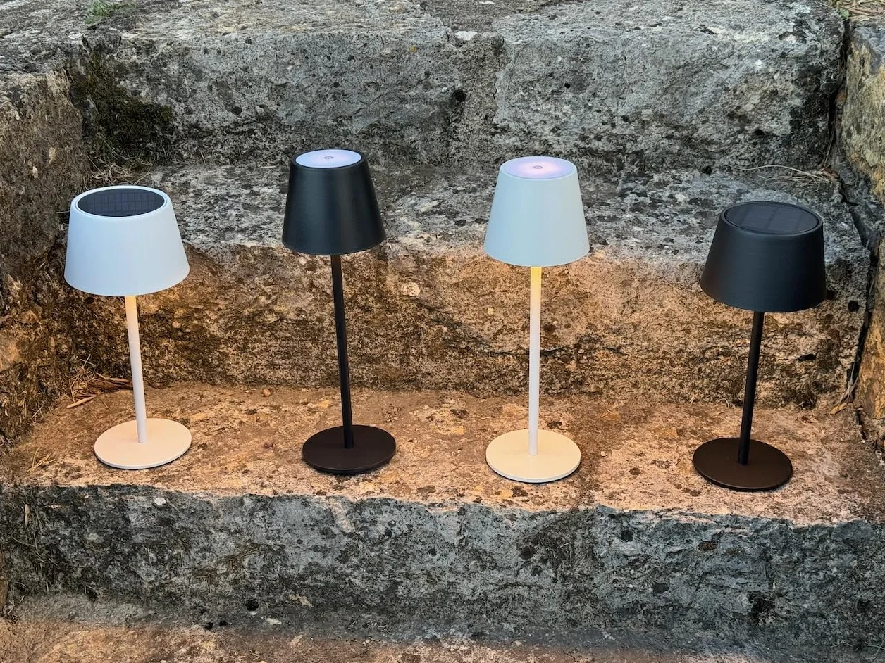 Lampe de Table Solaire Sans Fil Rechargeable Dimmable 3000-5000K IRC 90 2600mAh Noir