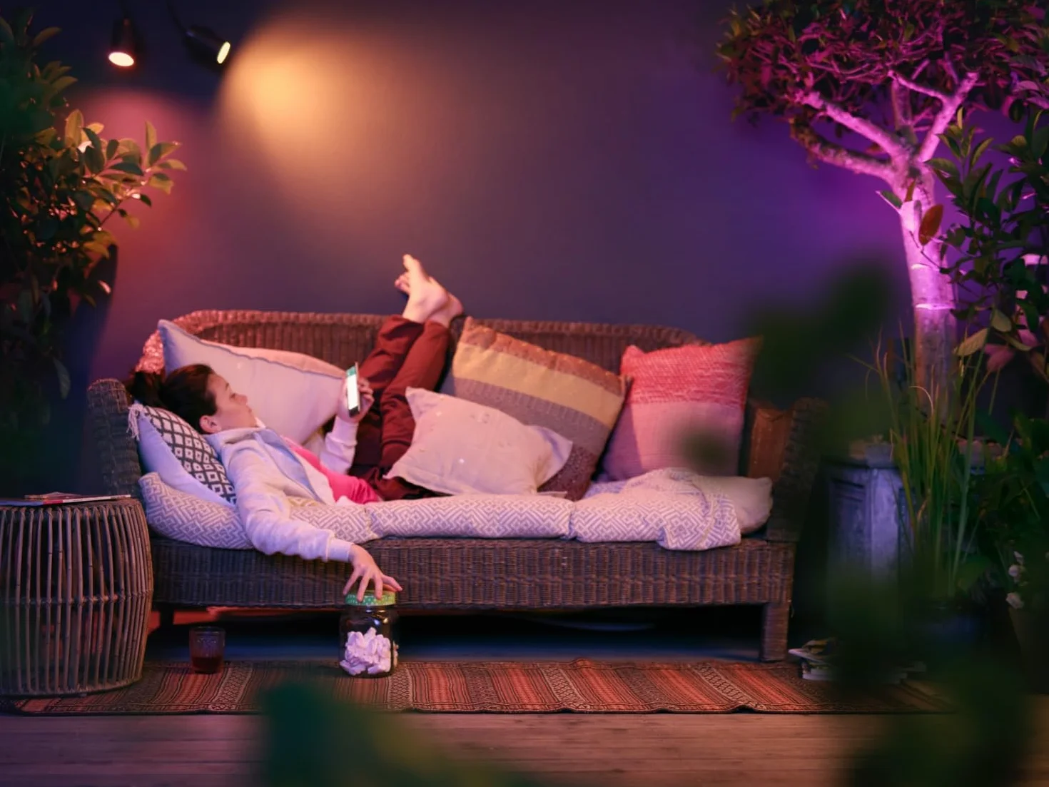 Philips Hue White & Color Ambiance LILY Kit 3 Spots 8W Anthracite LED extérieur compatible Alexa Google Assistant Apple Homekit
