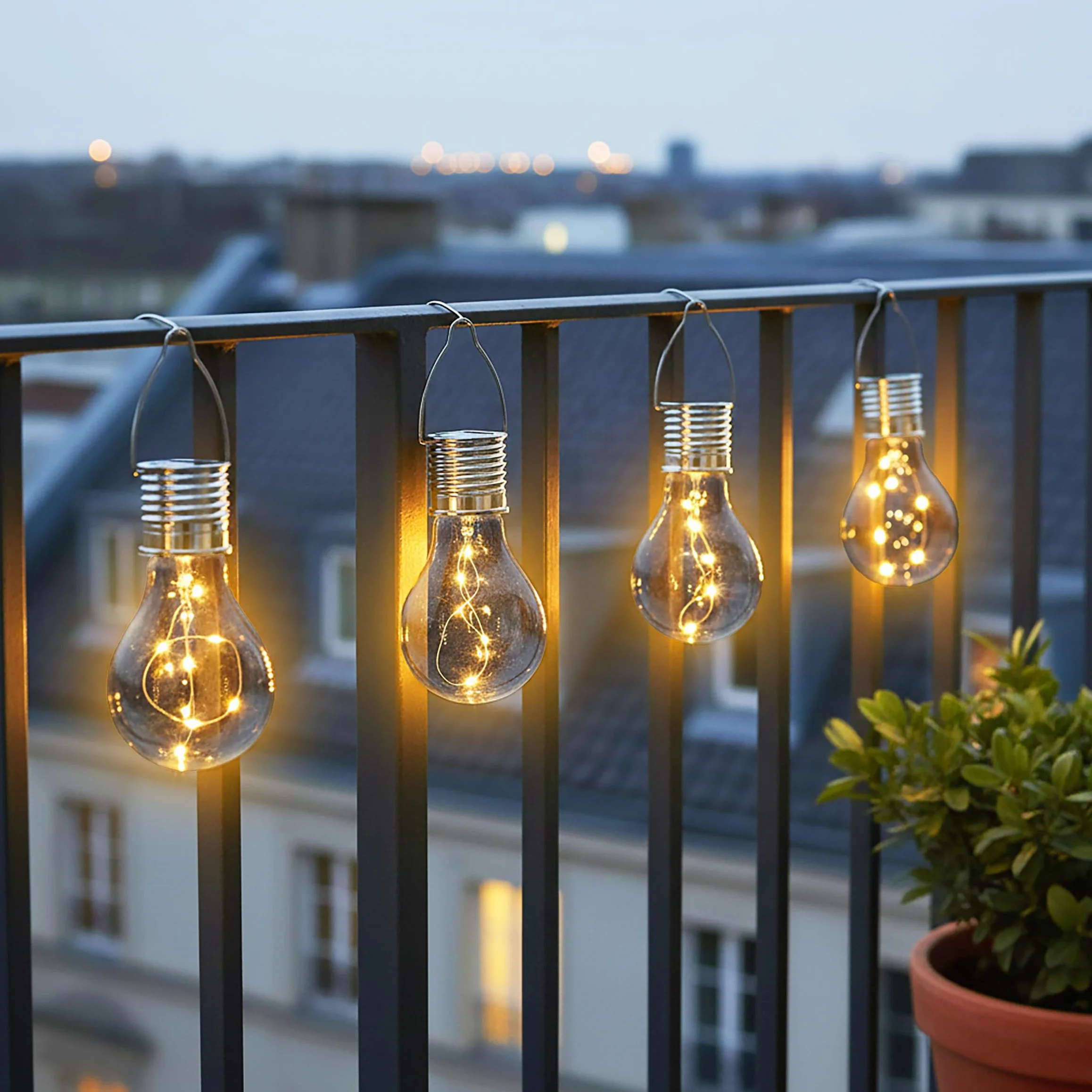 Ampoules solaires LED Spetebo Lot de 4 - 15 cm Transparent - Lampe de jardin suspendue extérieur résistante aux intempéries