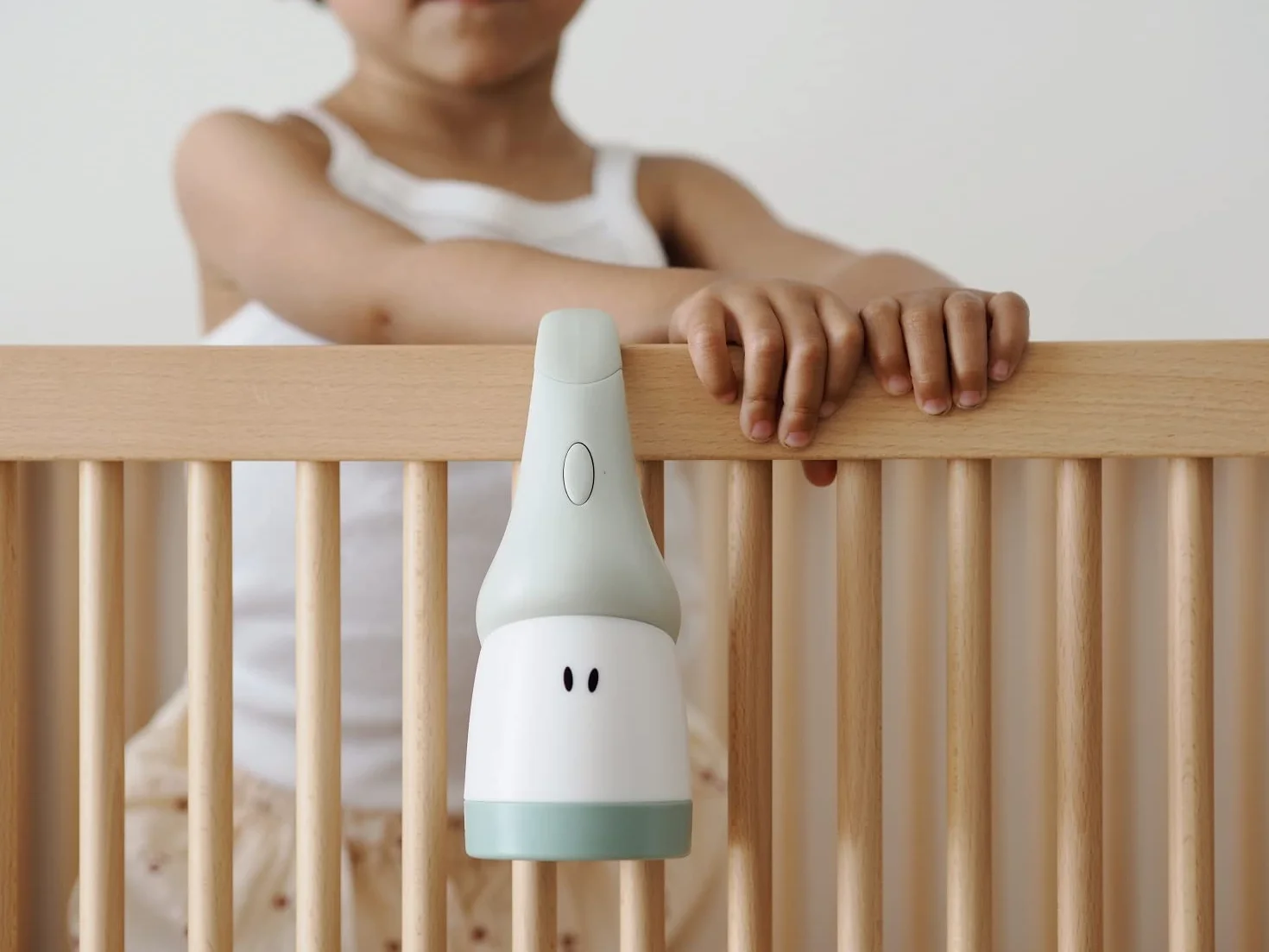 BÉABA Pixie Torch Veilleuse Enfant Bébé Portative sans fil Evolutive Torche Lumière douce Autonomie 90h Vert Sauge