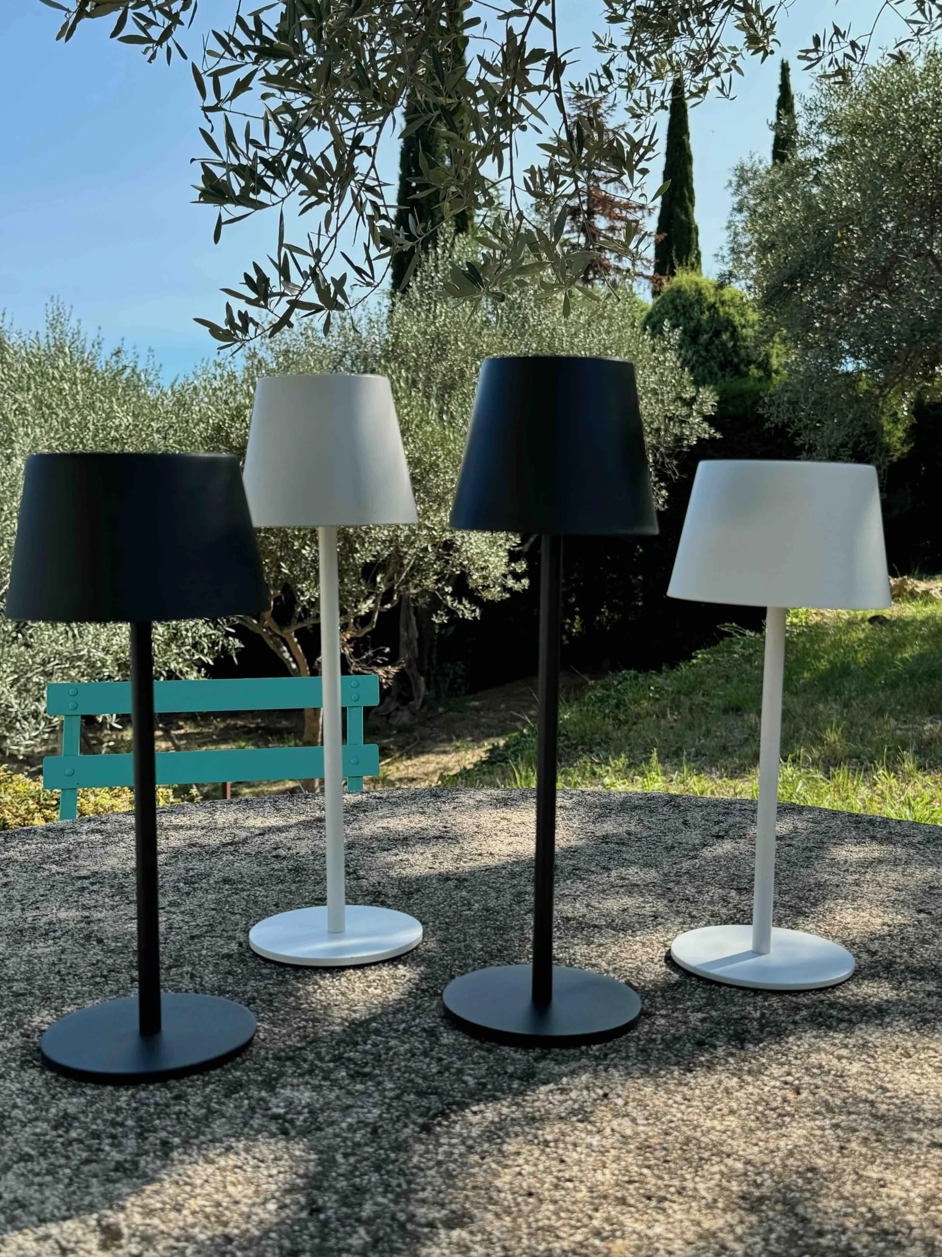 Lampe de Table Solaire Sans Fil Rechargeable Dimmable 3000-5000K IRC 90 2600mAh Noir